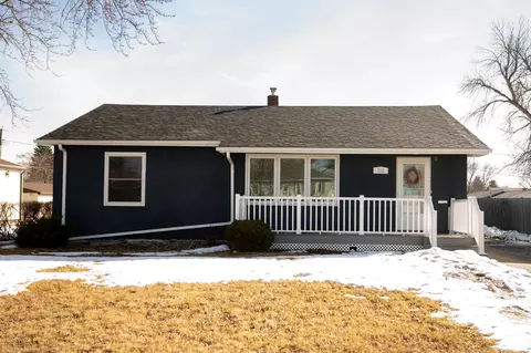 332 12th Ave NE, Jamestown, ND 58401