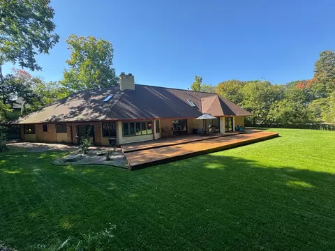 1000 Heritage Ln, Wayzata, MN 55391
