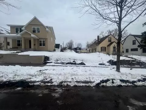 1237 Stanford Ave, Saint Paul, MN 55105