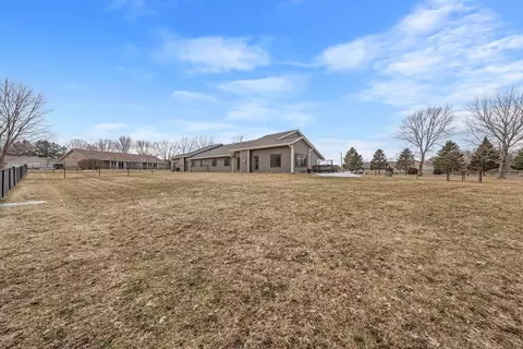 Exterior - 1933 4th Ave, Baldwin, WI 54002 photo 3 of 4