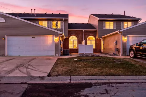 1012 Larkspur Ln, Waconia, MN 55387