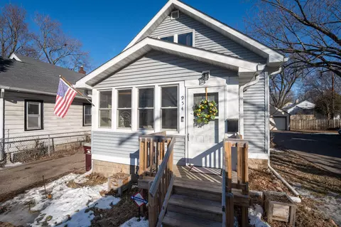954 Oakdale Ave, West Saint Paul, MN 55118