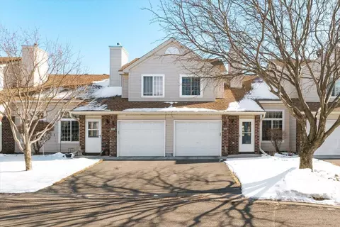929 Old Steine Cir, New Brighton, MN 55112