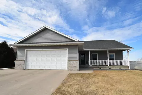 107 10th St, Goodhue, MN 55027