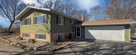 2563 River Rd, Marshall, MN 56258