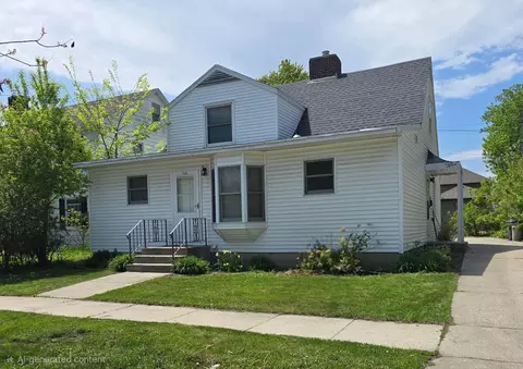 505 5th St S, Moorhead, MN 56560
