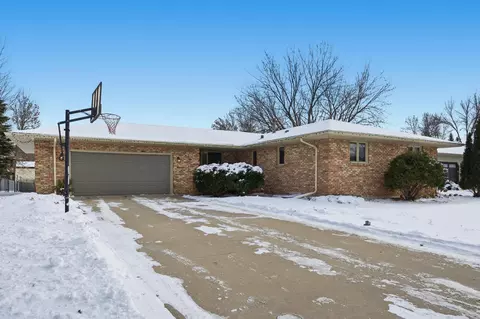 3608 Kennedy St S, Fargo, ND 58104