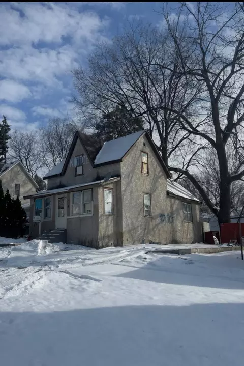 325 1st St NW, Faribault, MN 55021 photo 2