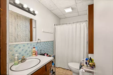 Bath - 722 E 3rd St, Duluth, MN 55805 photo 2 of 4