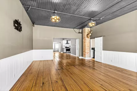 722 E 3rd St, Duluth, MN 55805