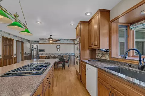Kitchen - 2007 Summit Dr, Saint Cloud, MN 56303 photo 1 of 7