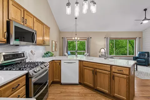 1539 Stonewood Ln, Eagan, MN 55122 photo 7