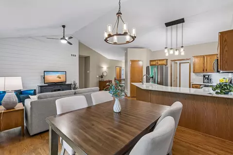 1539 Stonewood Ln, Eagan, MN 55122 photo 12