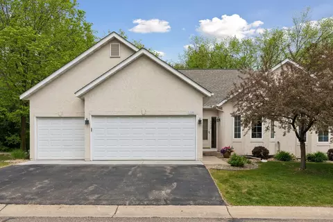 1539 Stonewood Ln, Eagan, MN 55122