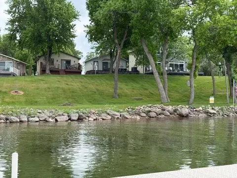41349 Greenwood Trl, Battle Lake, MN 56515