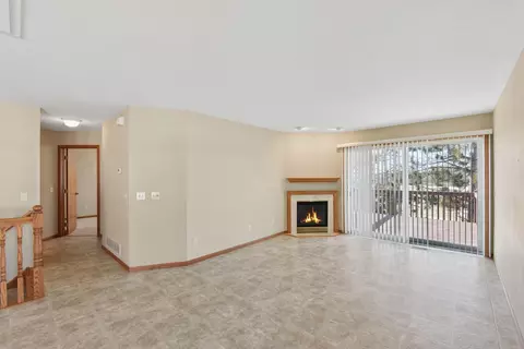 1102 Highpoint Ct, New Richmond, WI 54017