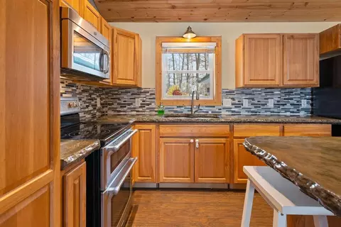 Kitchen - 51460 189th Ave, Mcgregor, MN 55760 photo 5 of 5