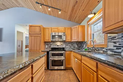 Kitchen - 51460 189th Ave, Mcgregor, MN 55760 photo 1 of 5