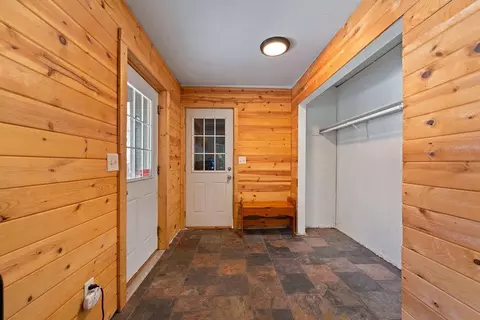 Entry Way - 51460 189th Ave, Mcgregor, MN 55760 photo 2 of 4