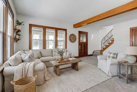 1302 Reaney Ave, Saint Paul, MN 55106