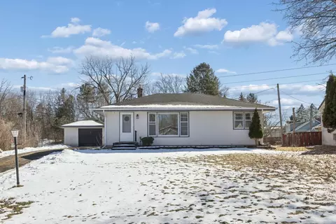1206 Oakcrest Ave, Roseville, MN 55113