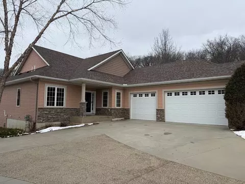 1598 Salem Ct SW, Rochester, MN 55902