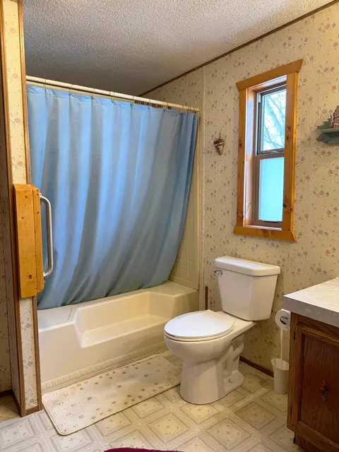 Bath - 18500 Bogie Bay, Garrison, MN 56450 photo 2 of 3