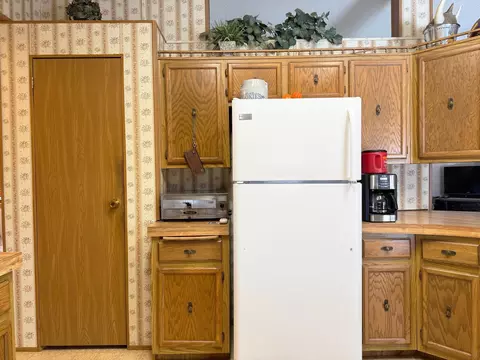 Kitchen - 18500 Bogie Bay, Garrison, MN 56450 photo 6 of 7