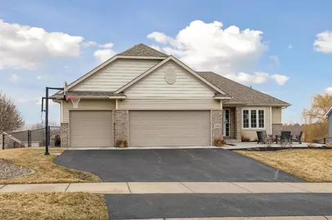 909 Firethorne Trl, Jordan, MN 55352