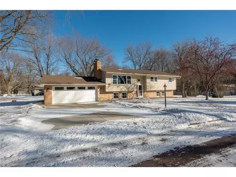 300 Viking Dr, Mankato, MN 56001