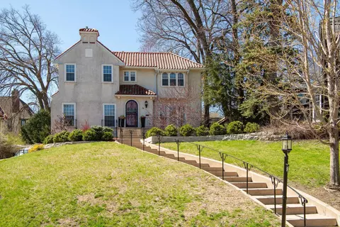 38 W Minnehaha Pkwy, Minneapolis, MN 55419