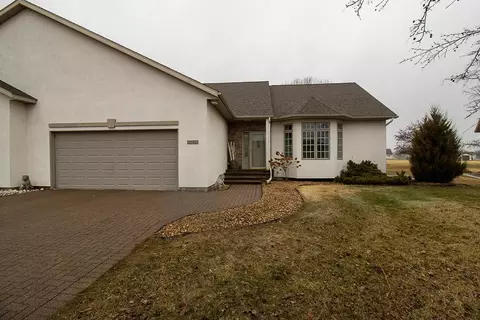2142 Arlington Ln, North Mankato, MN 56003