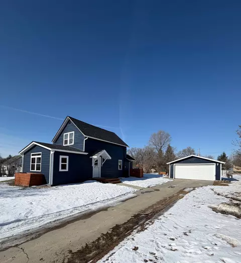 547 3rd Ave NW, Perham, MN 56573 photo 3