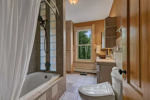 Bath - 605 7th Ave N, Saint Cloud, MN 56303 photo 4 of 4