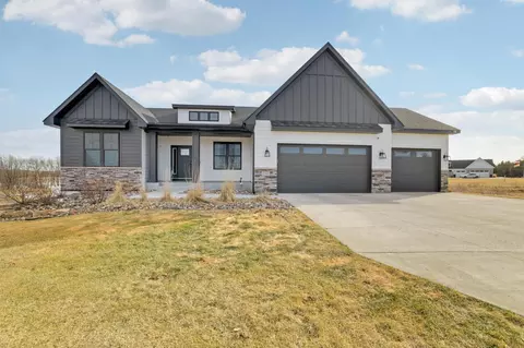 22165 Monroe St NW, Elk River, MN 55330