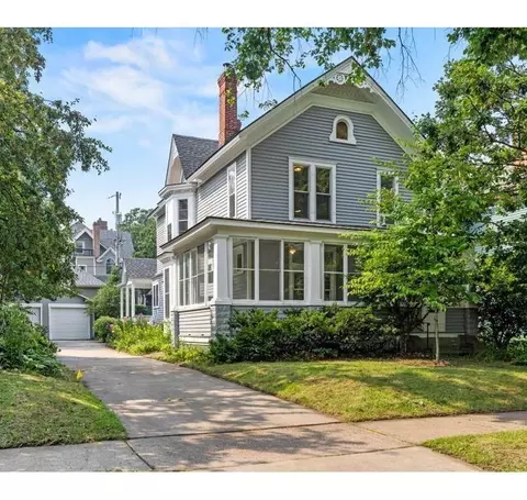 520 Holly Ave, Saint Paul, MN 55102