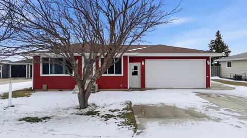 323 Maple Dr, Mapleton, ND 58059