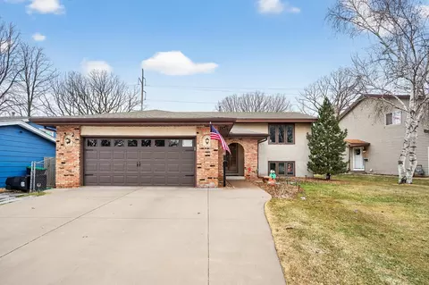 6400 Starlite Cir NE, Fridley, MN 55432