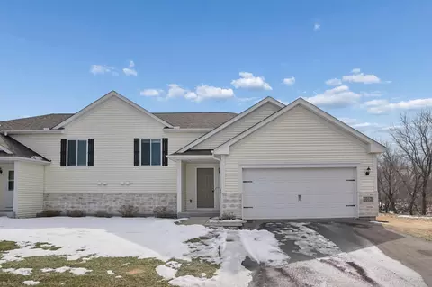 1012 White Tail Ln, Montrose, MN 55363