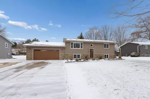 404 Ortloff Trl NW, Watertown, MN 55388