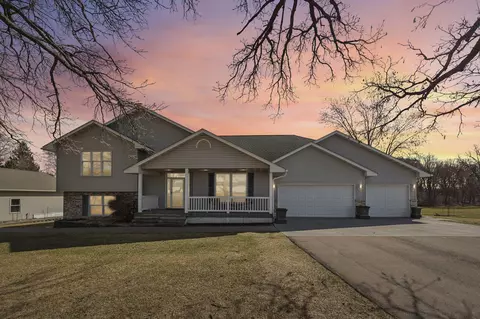 21506 Darsow Ave, Hampton, MN 55031