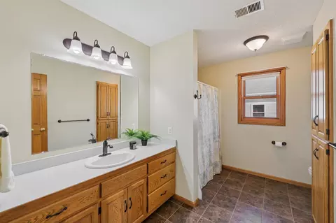 Bath - 21506 Darsow Ave, Hampton, MN 55031 photo 1 of 8
