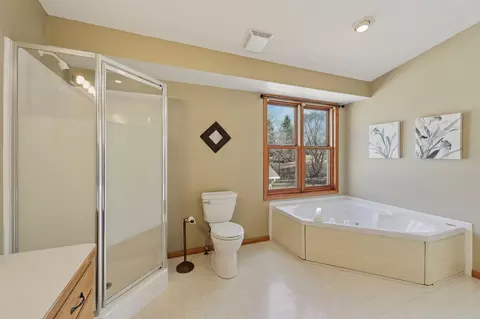 Bath - 21506 Darsow Ave, Hampton, MN 55031 photo 6 of 8