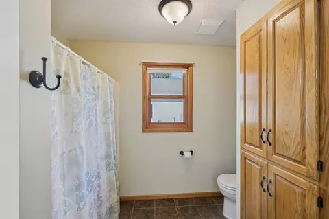 Bath - 21506 Darsow Ave, Hampton, MN 55031 photo 2 of 8