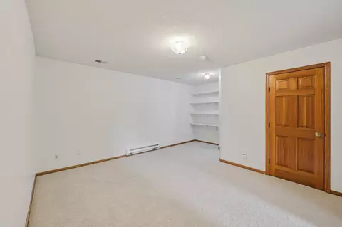 Bedroom - 21506 Darsow Ave, Hampton, MN 55031 photo 14 of 19