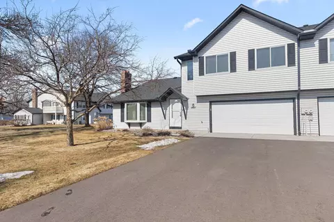 3637 Gershwin Ln N, Oakdale, MN 55128