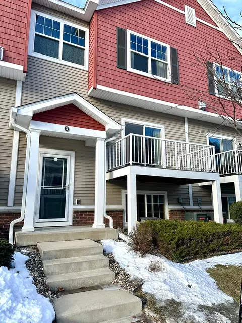 1953 Commonwealth Blvd #3, Chanhassen, MN 55317