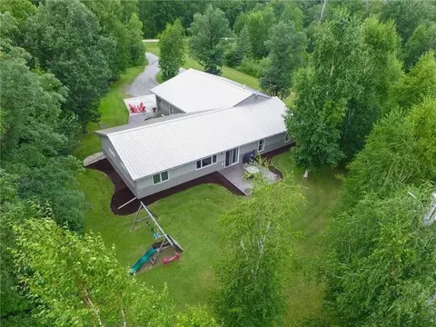 1389 Birch Cir NW, Baudette, MN 56623 photo 2