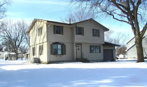 1333 Walnut St, Dawson, MN 56232