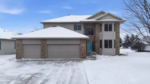 2518 Parkview Dr S, Fargo, ND 58103